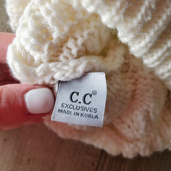 C.C. Baby Cream Colored Knit Pom Pom Beanie Winter Hat 100% Acrylic - Picture 6 of 8